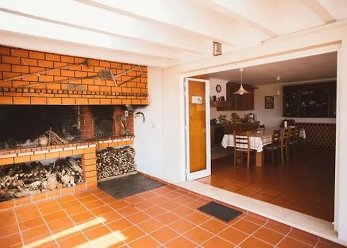 Villa Fátima-ourém - Quinta Da Luz - Breakfast Included *